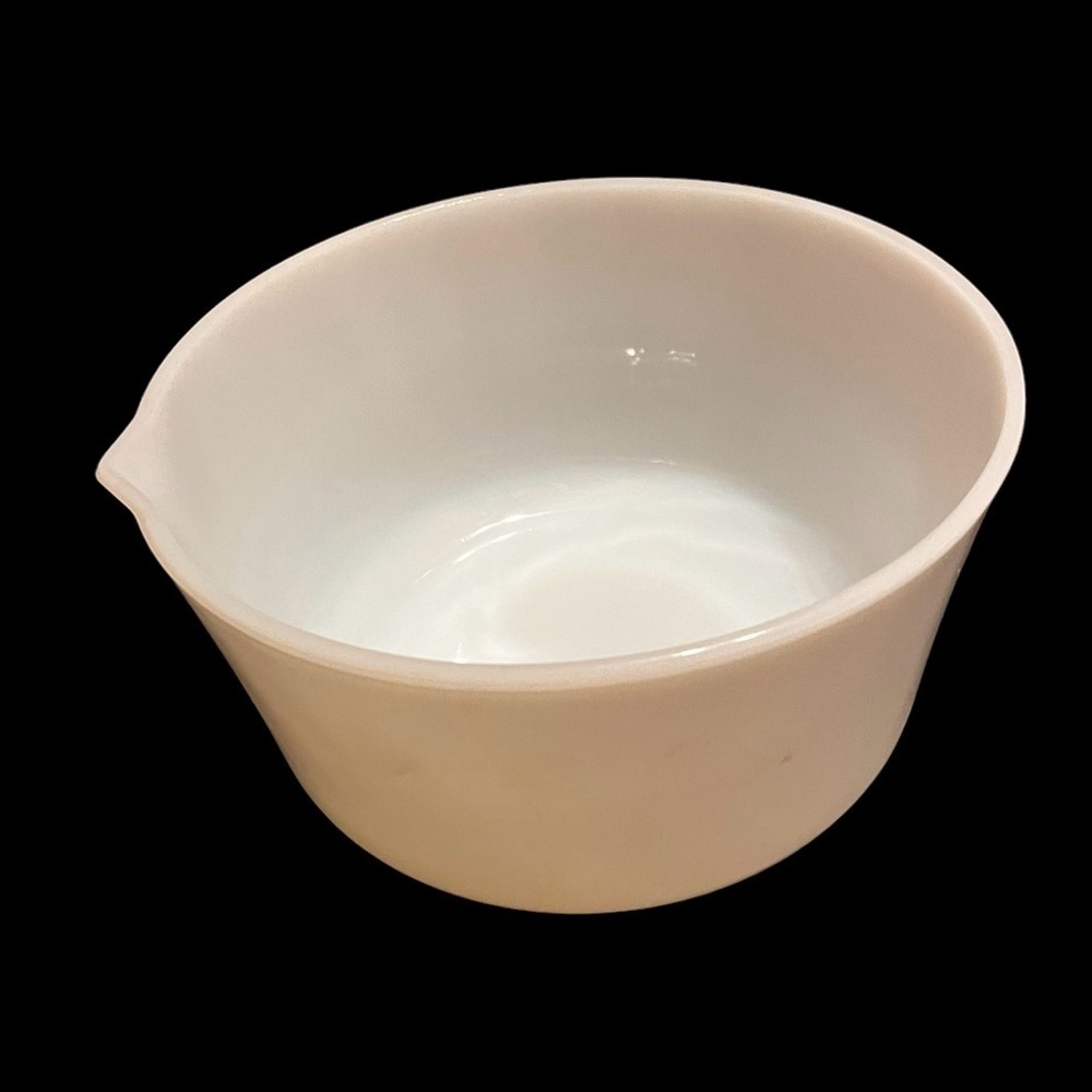 Vintage Fire King Anchor Hocking milk glass mix bowl w/spout 9” diameter 5” deep